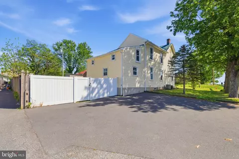 Exterior - 802 E Cork St, Winchester, VA 22601 photo 4 of 6