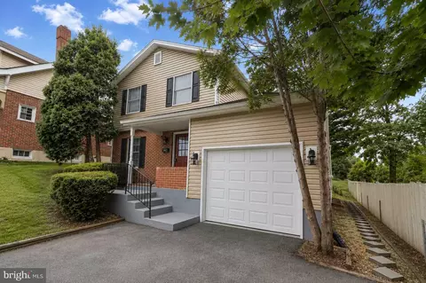 Exterior - 711 E Cork St, Winchester, VA 22601 photo 2 of 5
