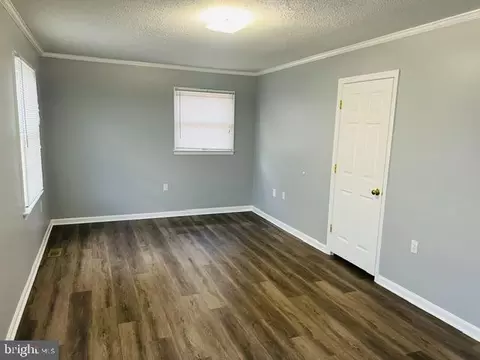 Living - 711 E Cork St, Winchester, VA 22601 photo 3 of 4