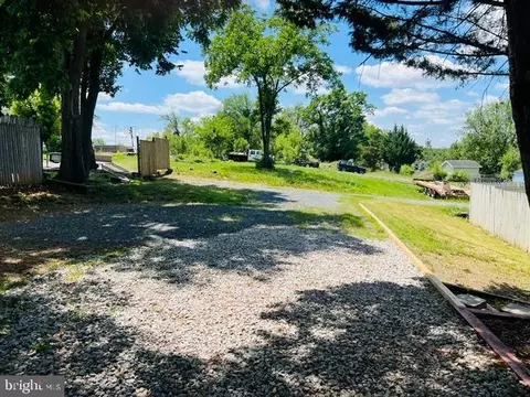 Exterior - 711 E Cork St, Winchester, VA 22601 photo 4 of 4