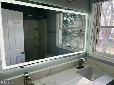 Bath - 711 E Cork St, Winchester, VA 22601 photo 5 of 6