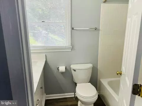 Bath - 711 E Cork St, Winchester, VA 22601 photo 6 of 6