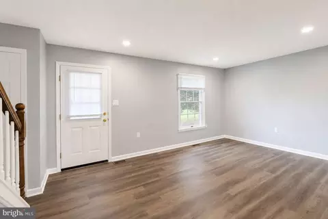 Living - 711 E Cork St, Winchester, VA 22601 photo 3 of 4
