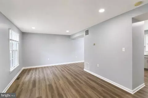 Living - 711 E Cork St, Winchester, VA 22601 photo 4 of 4