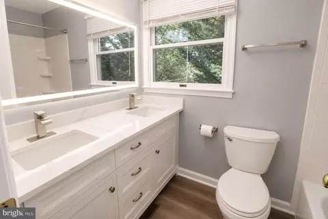 Bath - 711 E Cork St, Winchester, VA 22601 photo 3 of 4
