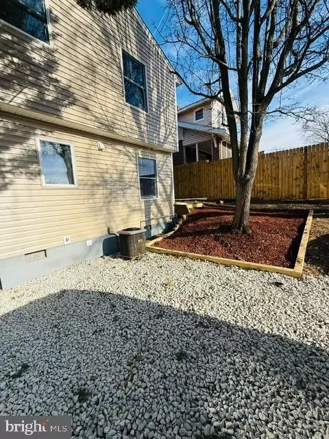 Exterior - 711 E Cork St, Winchester, VA 22601 photo 3 of 4