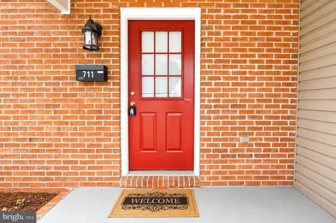 Entry Way - 711 E Cork St, Winchester, VA 22601 photo 1 of 7