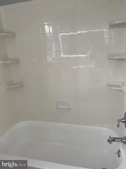 Bath - 711 E Cork St, Winchester, VA 22601 photo 2 of 6