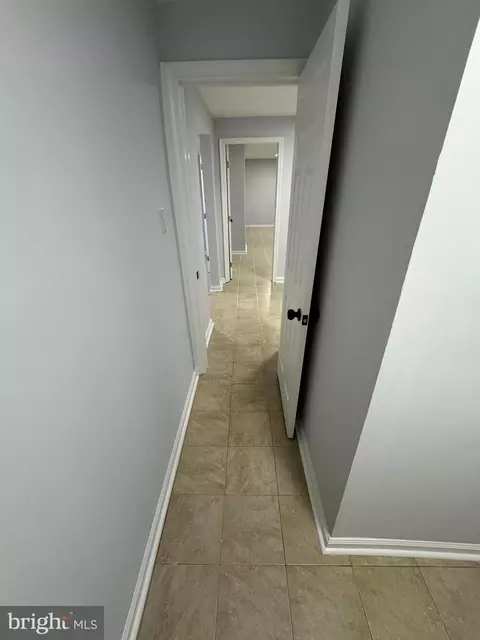 Entry Way - 419 Summit Ave, Winchester, VA 22601 photo 20 of 21
