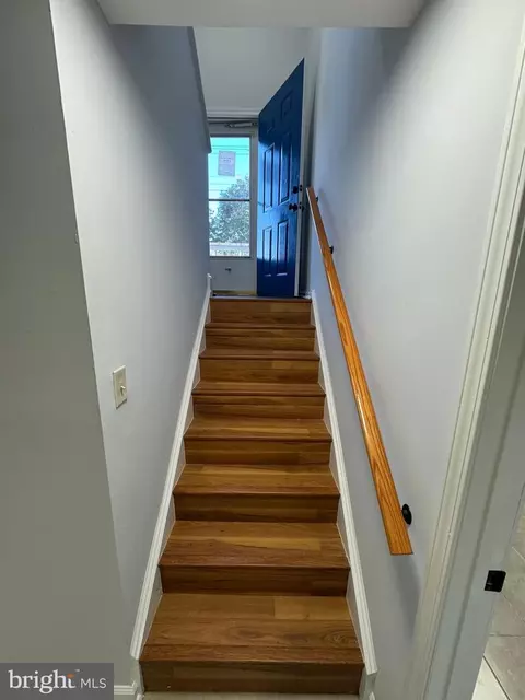 Entry Way - 419 Summit Ave, Winchester, VA 22601 photo 11 of 21