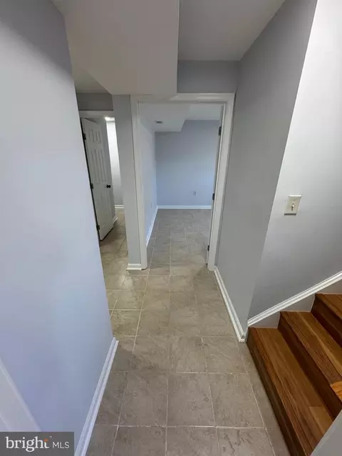 Entry Way - 419 Summit Ave, Winchester, VA 22601 photo 12 of 21