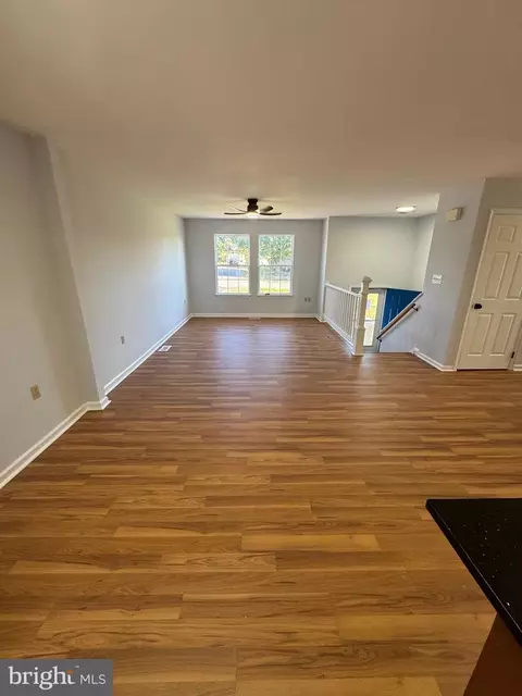 Living - 419 Summit Ave, Winchester, VA 22601 photo 3 of 4