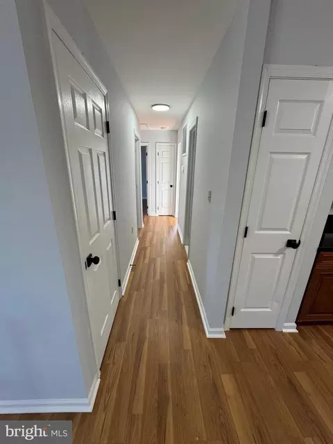 Entry Way - 419 Summit Ave, Winchester, VA 22601 photo 6 of 21