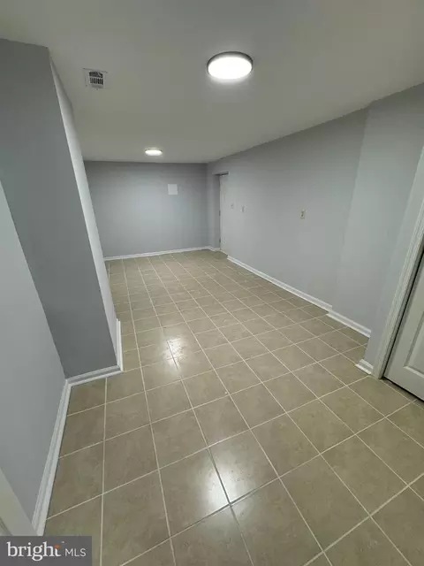 Entry Way - 419 Summit Ave, Winchester, VA 22601 photo 15 of 21