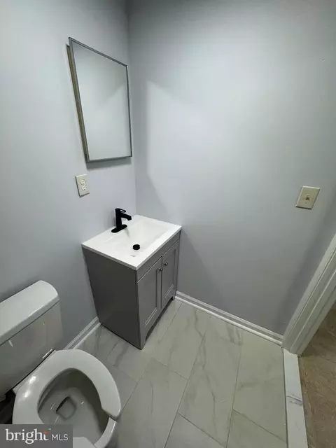 Bath - 419 Summit Ave, Winchester, VA 22601 photo 10 of 11
