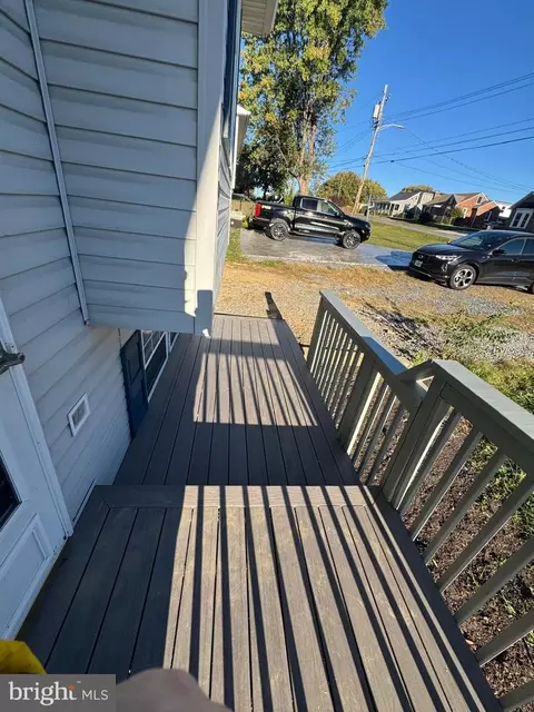 Exterior - 419 Summit Ave, Winchester, VA 22601 photo 4 of 11