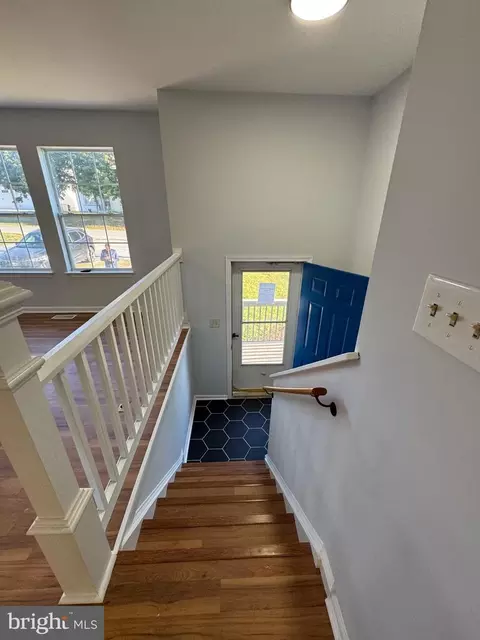 Entry Way - 419 Summit Ave, Winchester, VA 22601 photo 2 of 21
