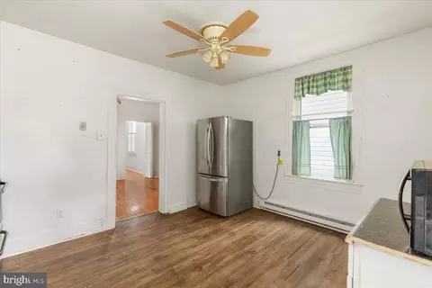 Entry Way - 307 12 E Piccadilly St, Winchester, VA 22601 photo 4 of 8