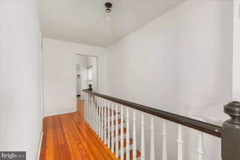 Entry Way - 307 12 E Piccadilly St, Winchester, VA 22601 photo 6 of 8