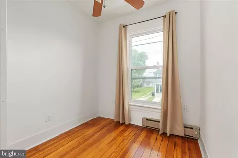 Bedroom - 307 12 E Piccadilly St, Winchester, VA 22601 photo 1 of 3