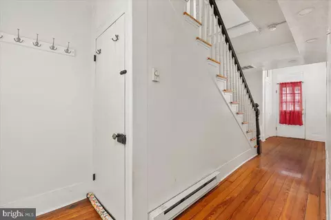 Entry Way - 307 12 E Piccadilly St, Winchester, VA 22601 photo 5 of 8