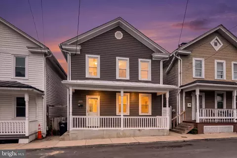 323 Fairview Ave, Winchester, VA 22601
