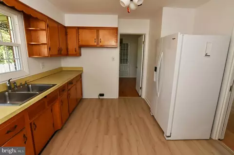 Kitchen - 437 Beechcroft Rd, Winchester, VA 22601 photo 4 of 4
