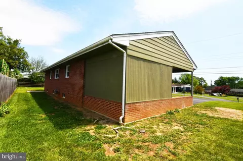 Exterior - 437 Beechcroft Rd, Winchester, VA 22601 photo 4 of 4