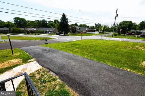 Exterior - 437 Beechcroft Rd, Winchester, VA 22601 photo 3 of 4