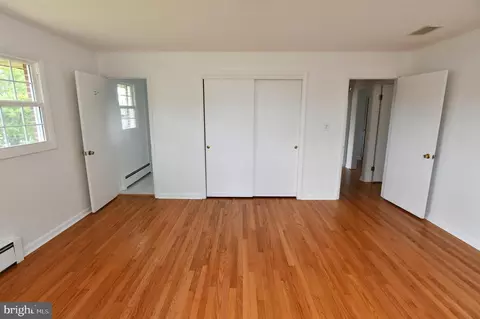 Bedroom - 437 Beechcroft Rd, Winchester, VA 22601 photo 3 of 6