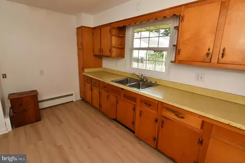 Kitchen - 437 Beechcroft Rd, Winchester, VA 22601 photo 1 of 4
