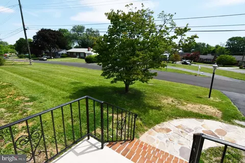 Exterior - 437 Beechcroft Rd, Winchester, VA 22601 photo 2 of 4