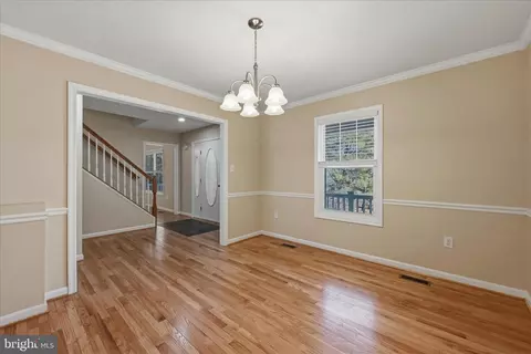 Entry Way - 620 Crystal Ct, Winchester, VA 22601 photo 4 of 6