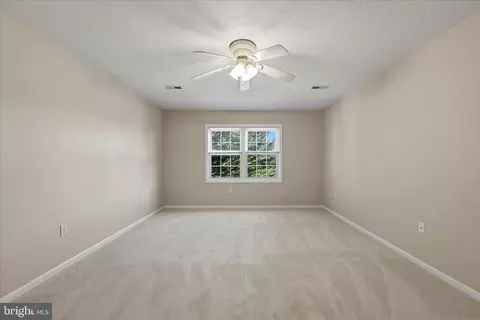 Bedroom - 620 Crystal Ct, Winchester, VA 22601 photo 7 of 9