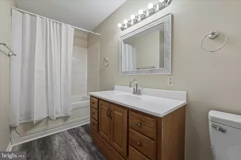 Bath - 620 Crystal Ct, Winchester, VA 22601 photo 2 of 2