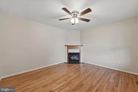 Living - 620 Crystal Ct, Winchester, VA 22601 photo 1 of 5