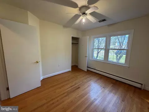 Bedroom - 540 Bellview Ave, Winchester, VA 22601 photo 4 of 8