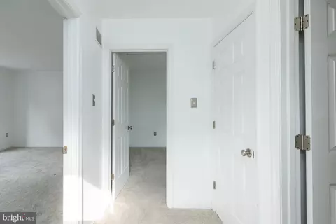 Entry Way - 103 E Germain St, Winchester, VA 22601 photo 1 of 2