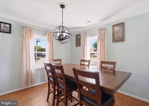 Dining - 601 Gray Ave, Winchester, VA 22601 photo 1 of 1