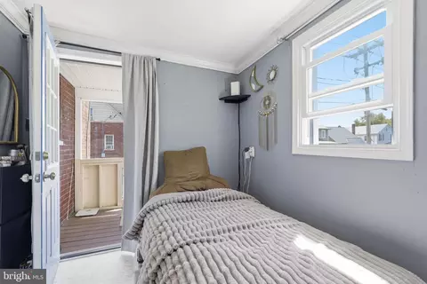 Bedroom - 601 Gray Ave, Winchester, VA 22601 photo 2 of 2