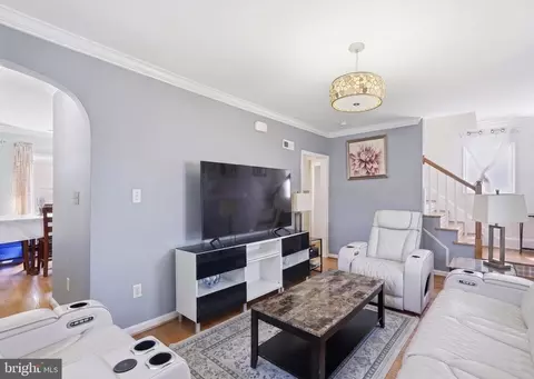 Entry Way - 601 Gray Ave, Winchester, VA 22601 photo 1 of 5