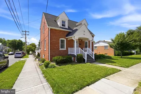 Exterior - 601 Gray Ave, Winchester, VA 22601 photo 2 of 4