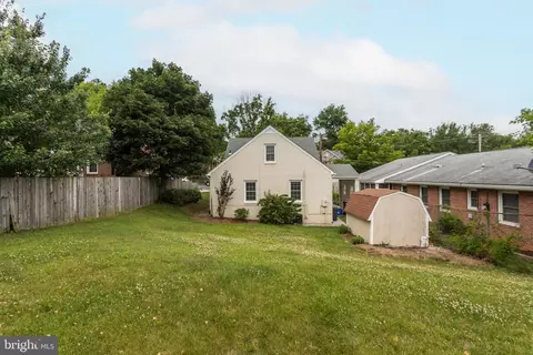 Exterior - 1306 Vanceright Cir, Winchester, VA 22601 photo 6 of 7