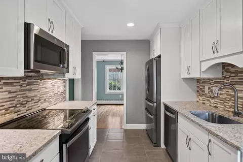 Kitchen - 1306 Vanceright Cir, Winchester, VA 22601 photo 4 of 4