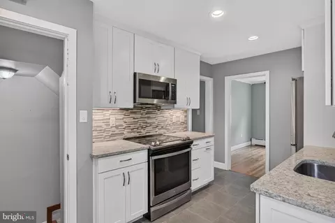 Entry Way - 1306 Vanceright Cir, Winchester, VA 22601 photo 1 of 12