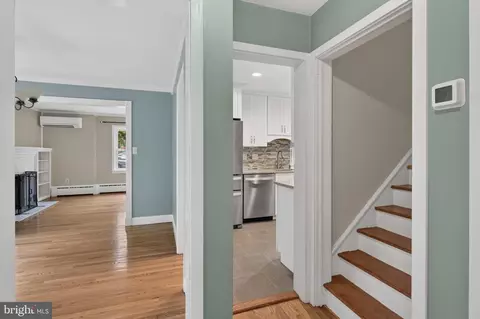 Entry Way - 1306 Vanceright Cir, Winchester, VA 22601 photo 4 of 12