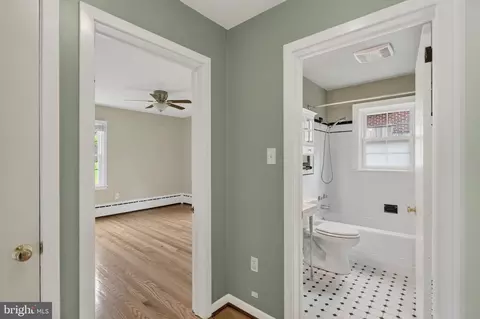 Entry Way - 1306 Vanceright Cir, Winchester, VA 22601 photo 6 of 12