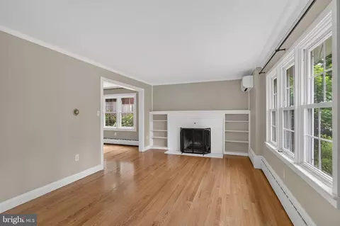 Living - 1306 Vanceright Cir, Winchester, VA 22601 photo 1 of 5