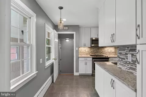 Entry Way - 1306 Vanceright Cir, Winchester, VA 22601 photo 2 of 12