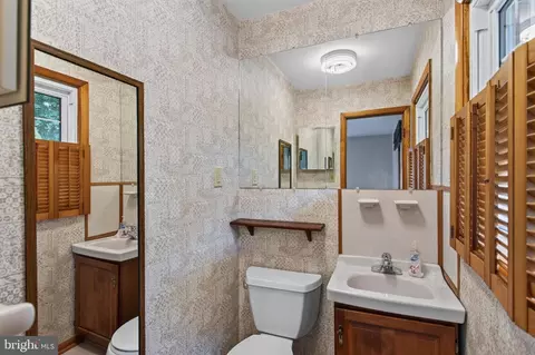Bath - 936 Allen Dr, Winchester, VA 22601 photo 1 of 2